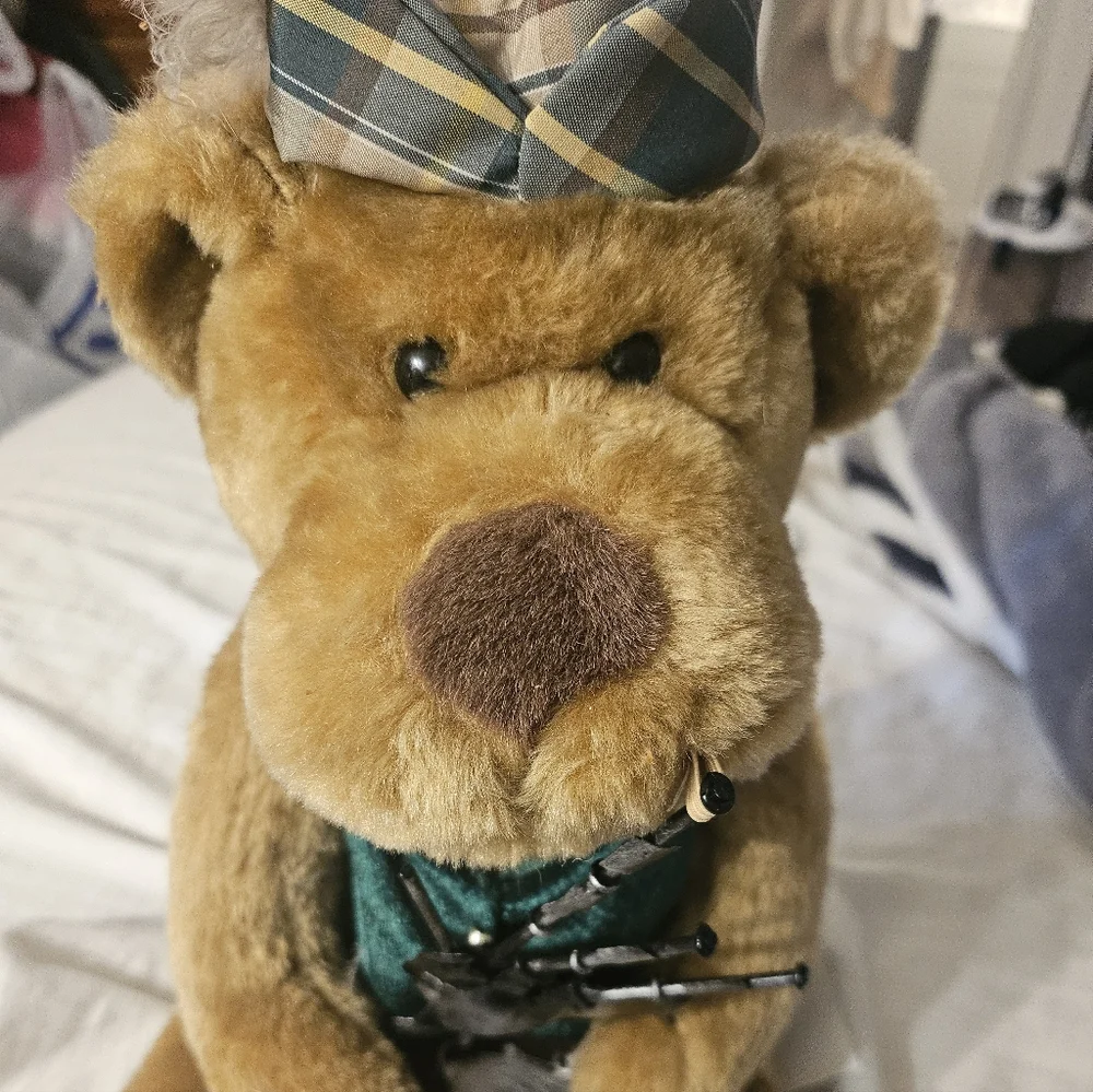 Tender Hearted Collectibles Plush Bear Irish‎ Bagpipes Windup Musical